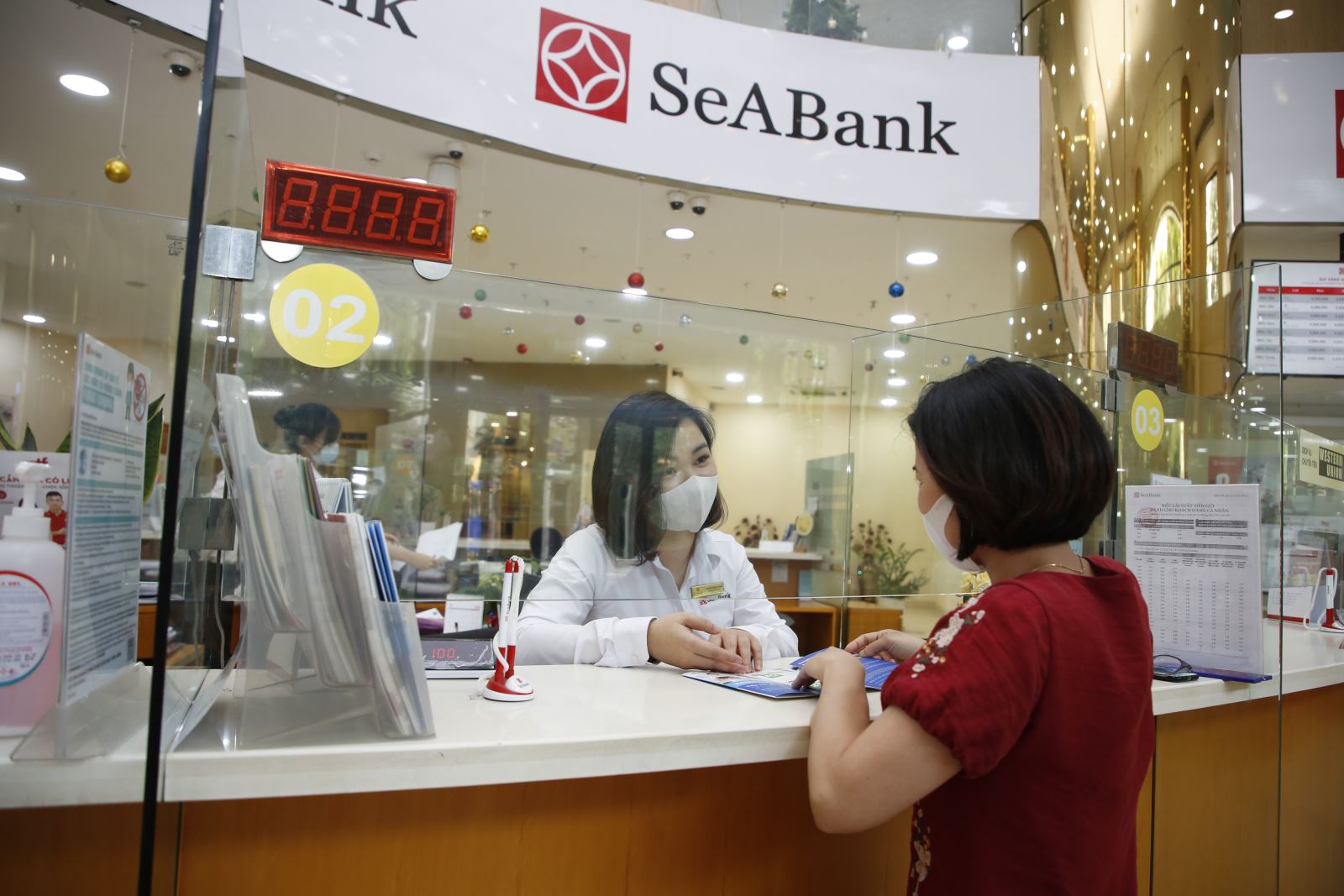 SeABank hợp tác với Bưu điện Việt Nam ra mắt dịch vụ ngân hàng từ xa