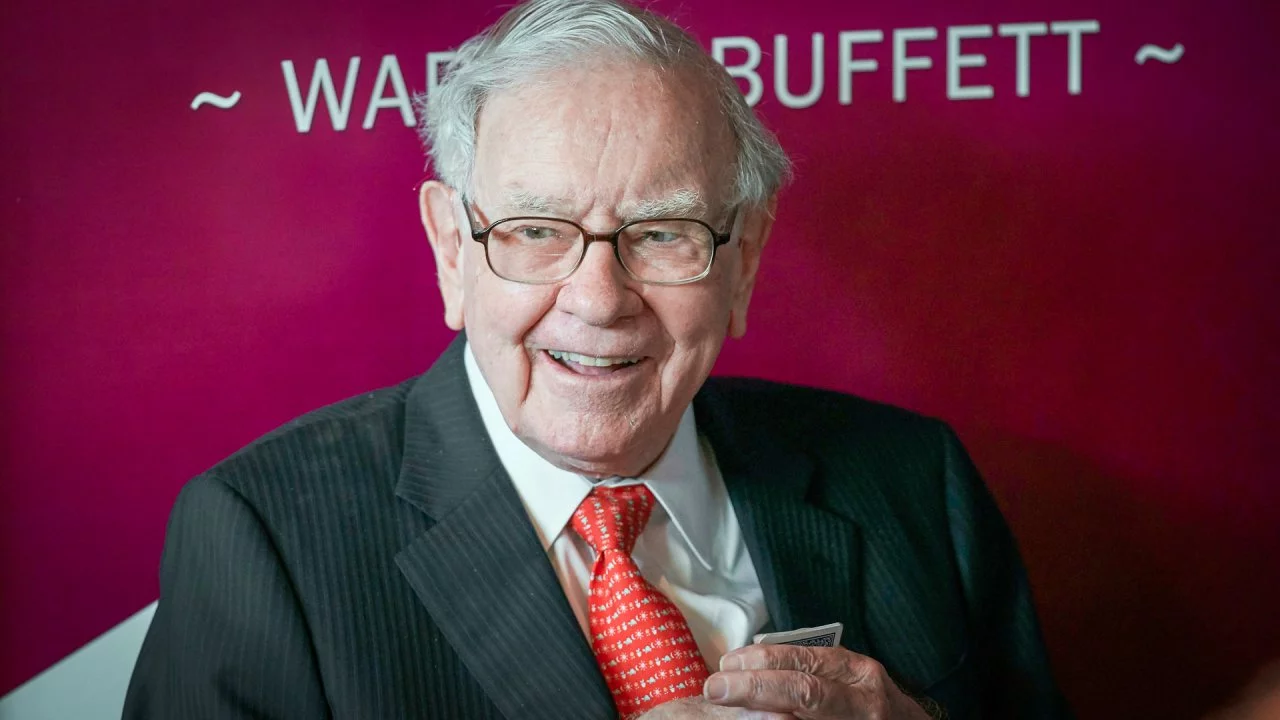 Nhắc đến những nhà đầu tư lỗi lạc tầm cỡ thế giới phải nhắc đến Warren Buffett