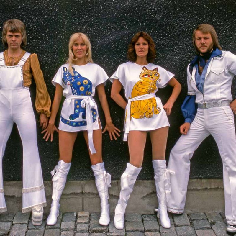 ý tưởng làm album, nên nhóm nhạc ABBA tái xuất cho ra mắt album mang tên Voyage