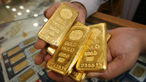 Giá vàng thế giới giảm mạnh, giá vàng trong nước vẫn ở mức cao