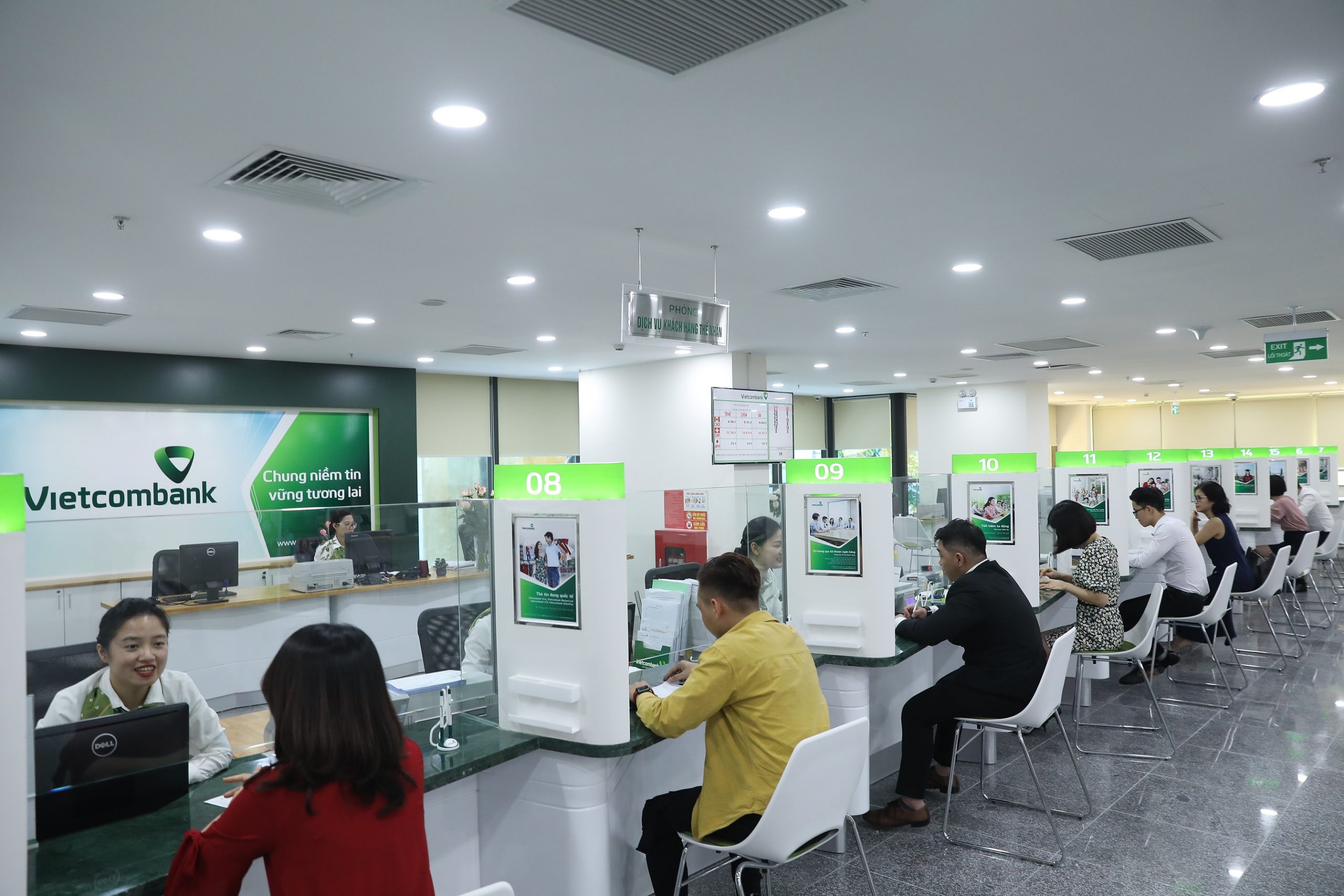 Vietcombank triển khai các dịch vụ trực tuyến an toàn tại nhà