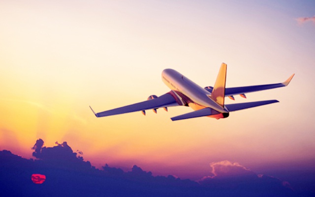 Nhóm cổ phiếu ngành hàng không tiếp tục tăng không ngừng